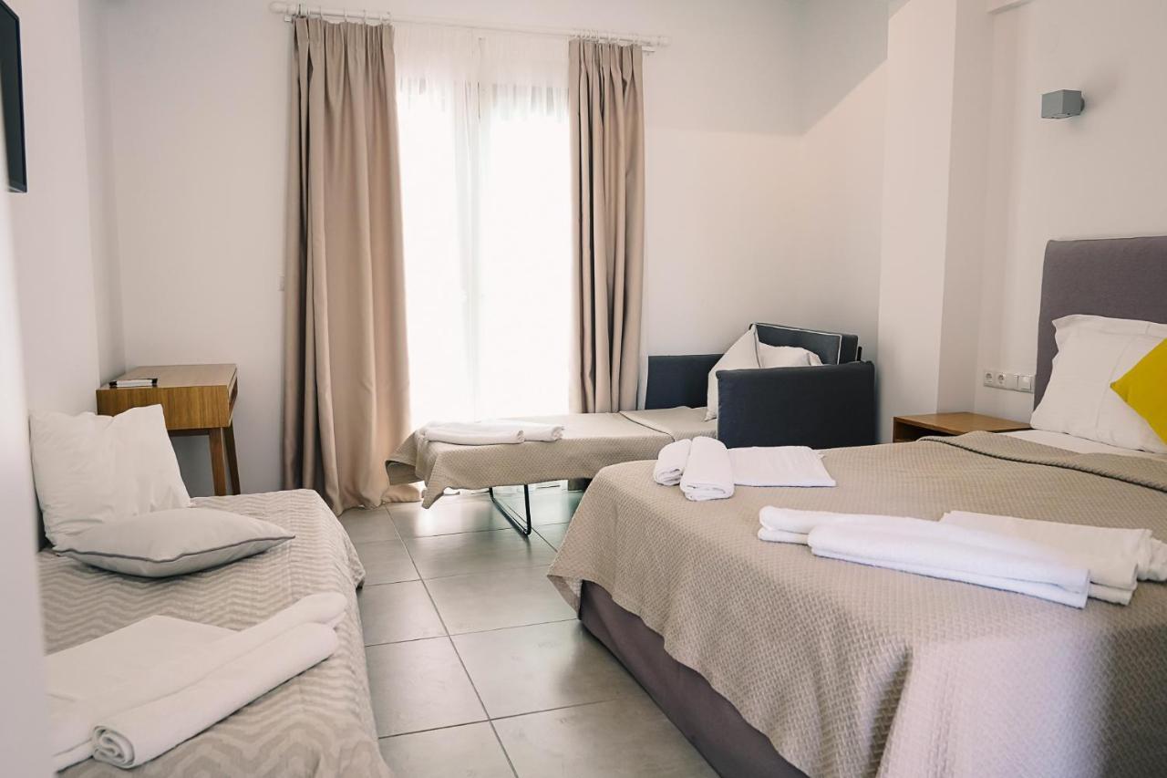 Stavros Beach Hotel エクステリア 写真