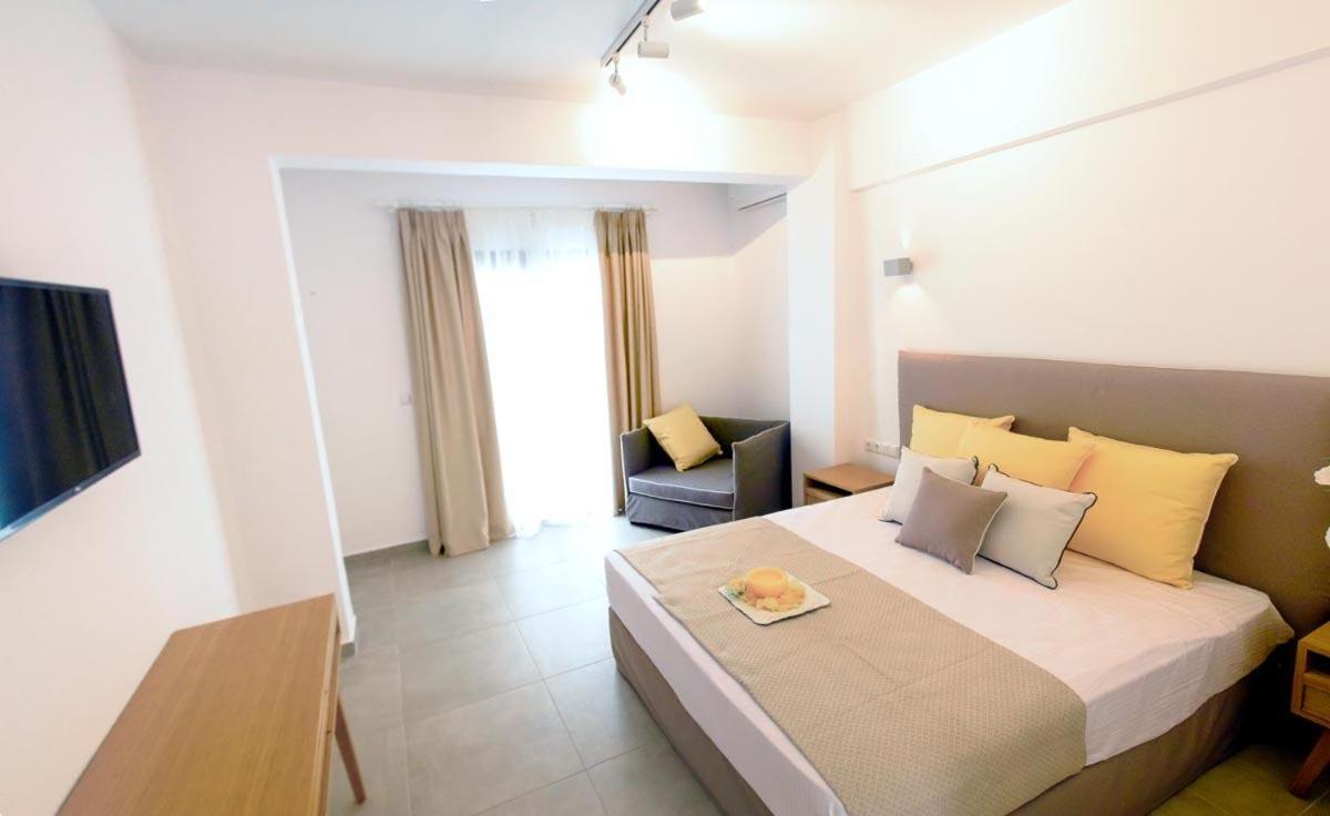 Stavros Beach Hotel エクステリア 写真