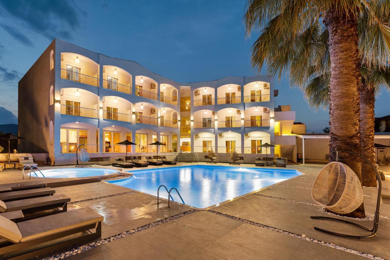 Stavros Beach Hotel エクステリア 写真