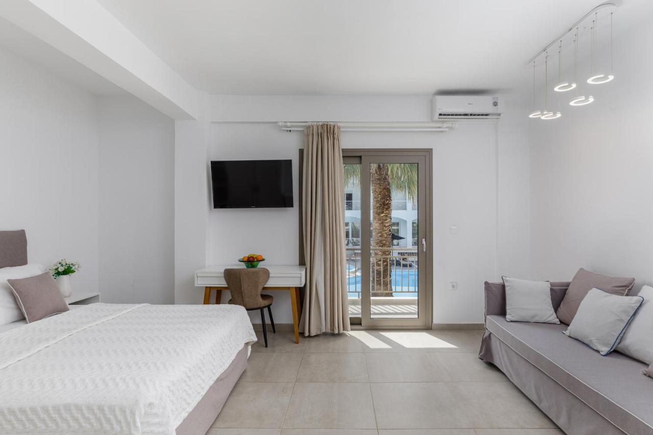 Stavros Beach Hotel エクステリア 写真