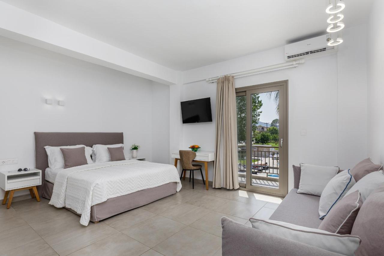 Stavros Beach Hotel エクステリア 写真