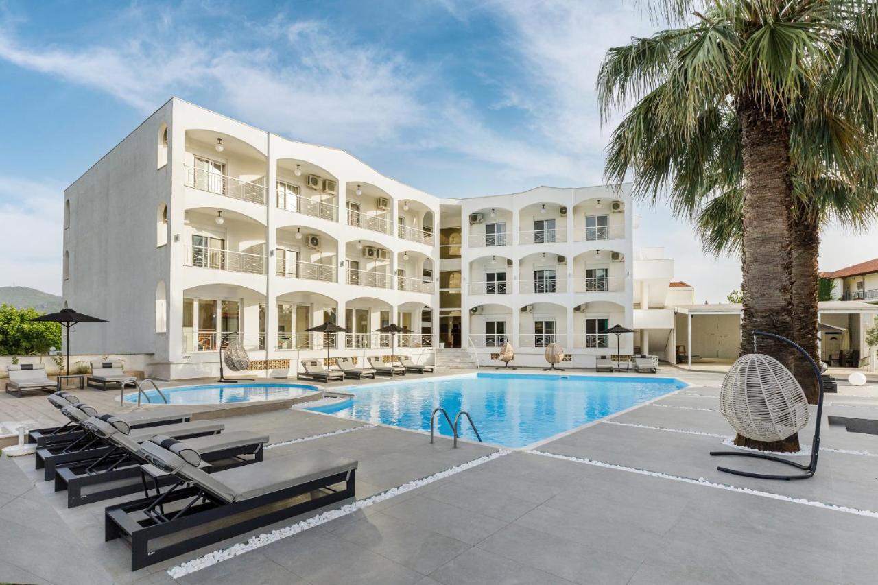 Stavros Beach Hotel エクステリア 写真