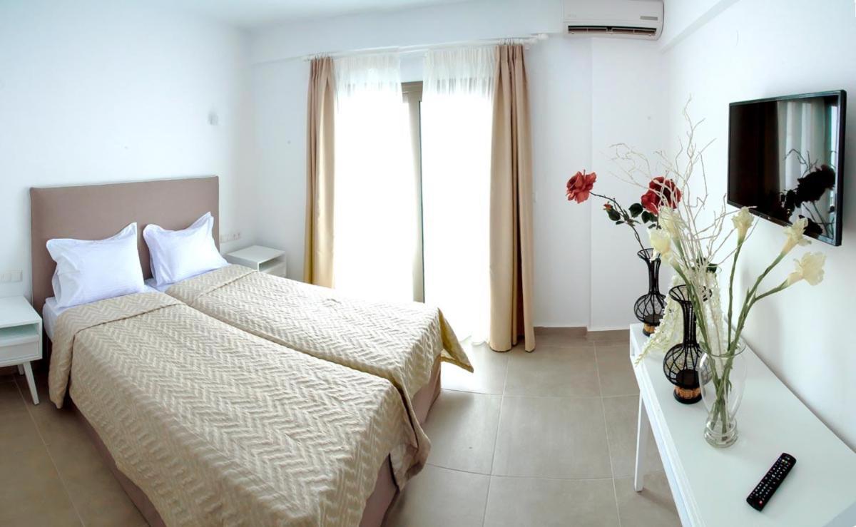 Stavros Beach Hotel エクステリア 写真