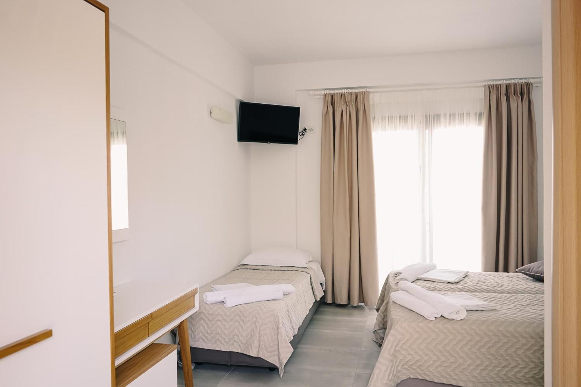 Stavros Beach Hotel エクステリア 写真