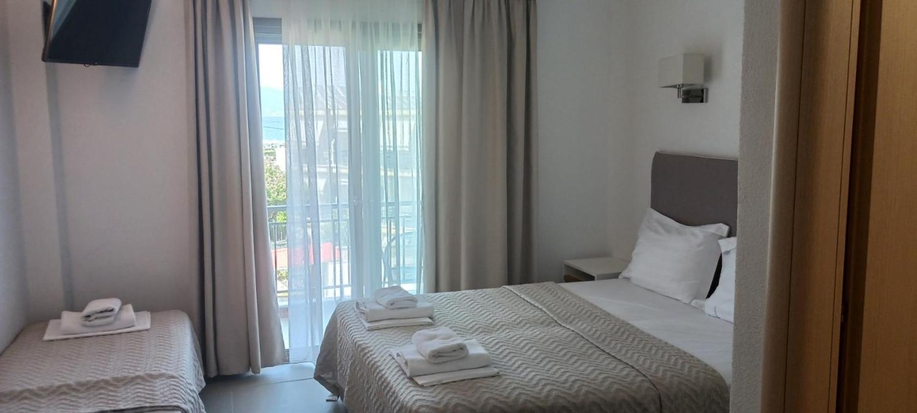 Stavros Beach Hotel エクステリア 写真