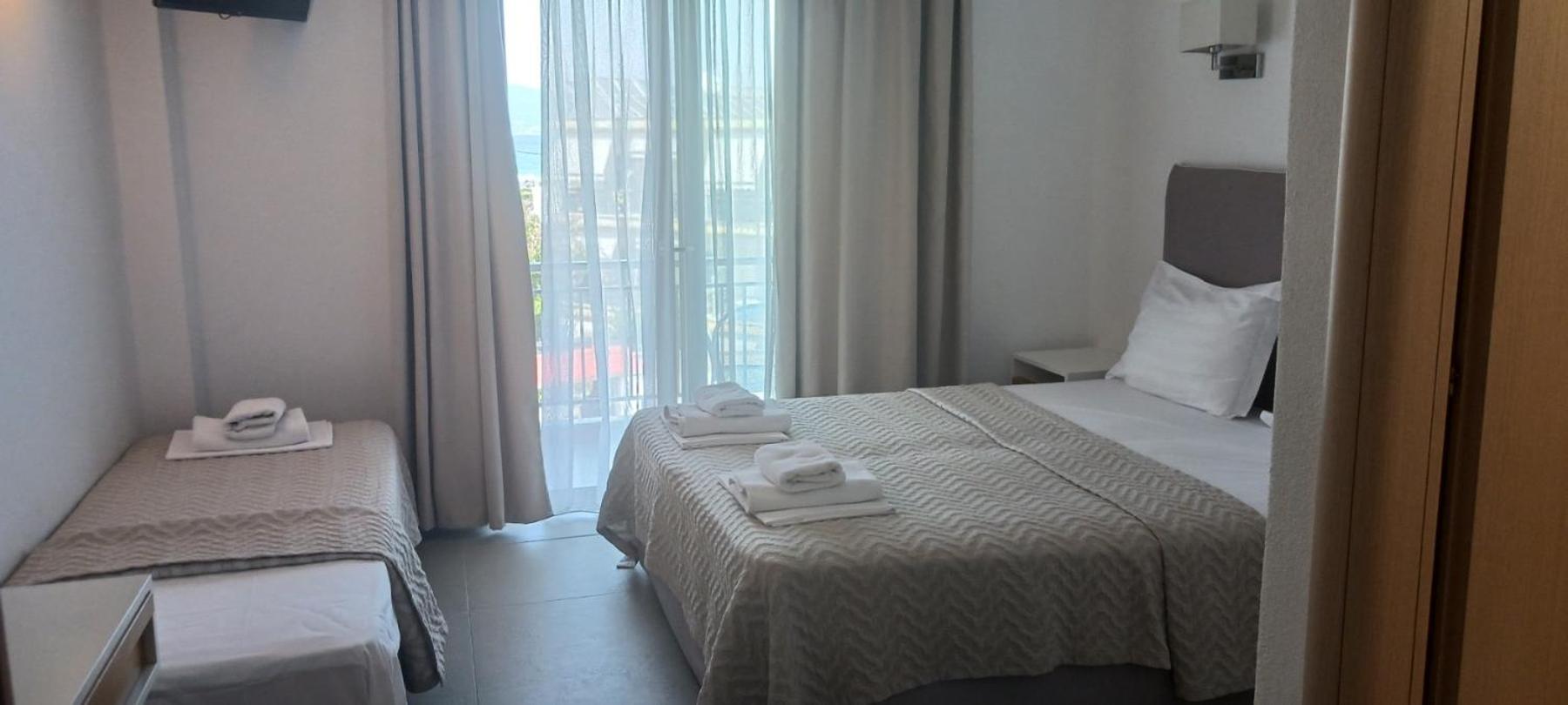 Stavros Beach Hotel エクステリア 写真