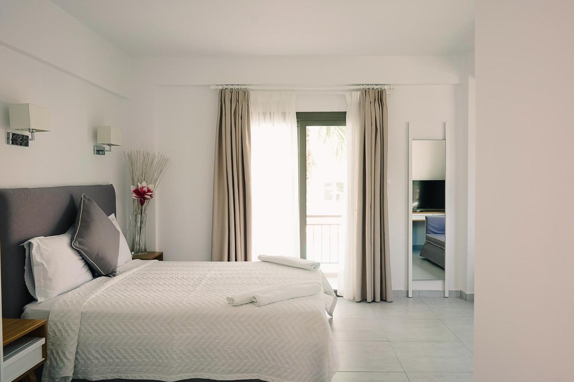 Stavros Beach Hotel エクステリア 写真